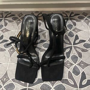 Fashion Nova Black Heels Elegant Design NWOT